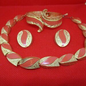 KRAMER ENAMEL NECKLACE Set Gold Tone Necklace Clamper Bracelet Clip On Earring